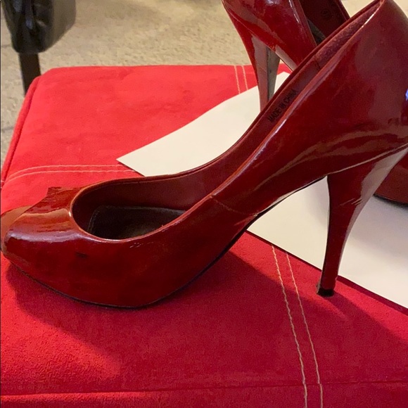Red Shiny Heels - Picture 3 of 4